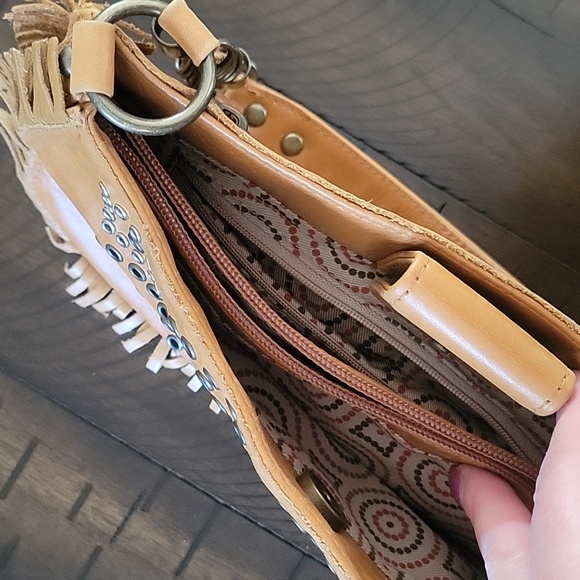 Guess purse - Picture 7 of 7